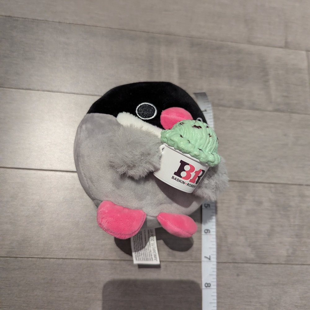Baskin-Robbins Penguin Penelope With Plastic Ice Cream Snackles